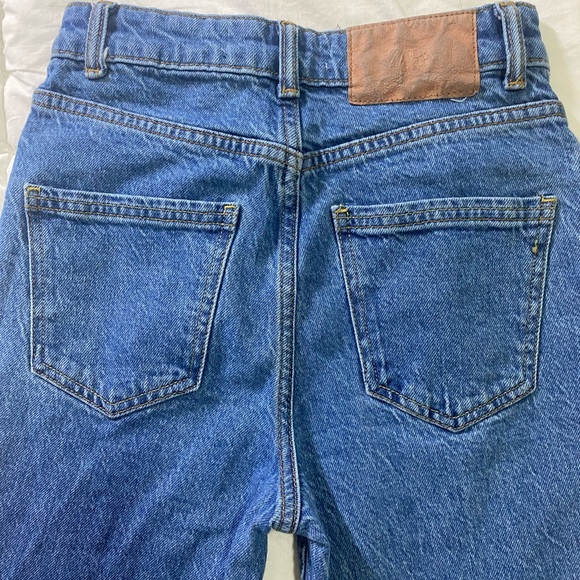 Medium Wash Blue Zara Mom Jeans High Rise - Picture 6 of 7